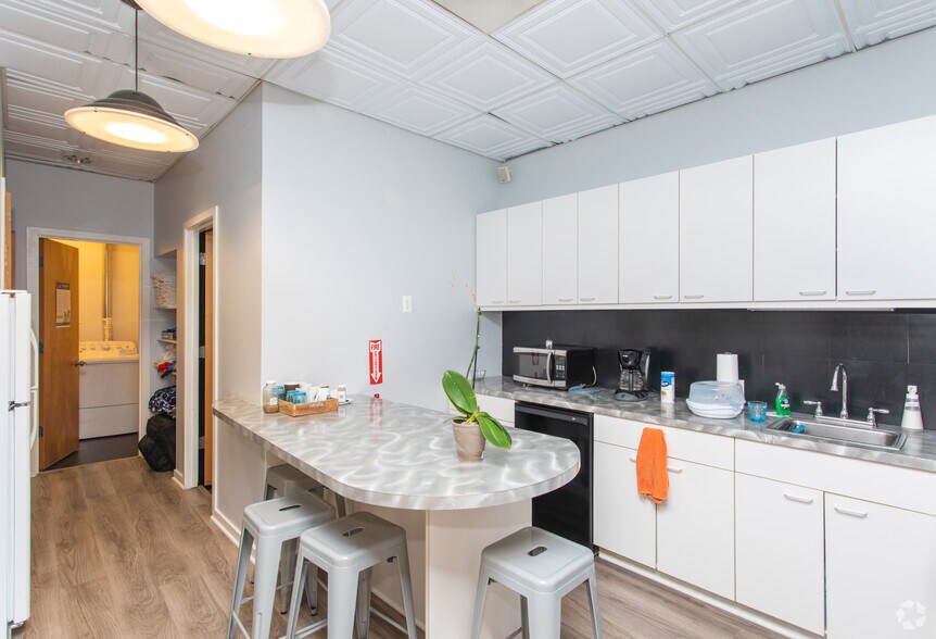 More Photos Of 222 W Ontario St, Chicago Loft Creative Space For Sale