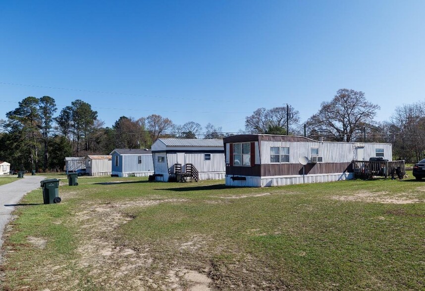 More Photos Of 1081 Davis Cir, Thomson Manufactured Housing Mobile Home Park For Sale