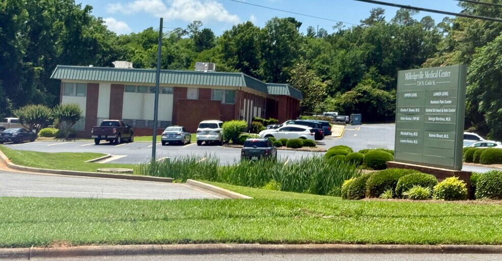 Primary Photo Of 750 N Cobb St, Milledgeville Medical For Sale