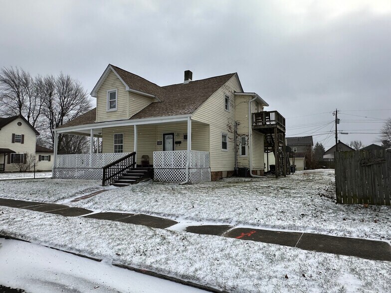 More Photos Of 1831 N C St, Elwood Apartments For Sale