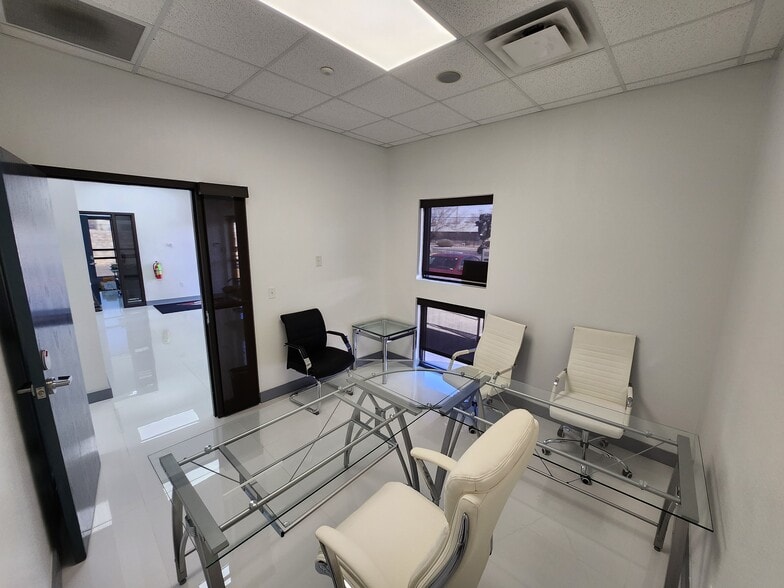 More Photos Of 509 Giles Rd, El Paso Unknown For Lease