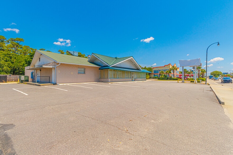 More Photos Of 100 S Kings Hwy, Myrtle Beach Fast Food For Lease