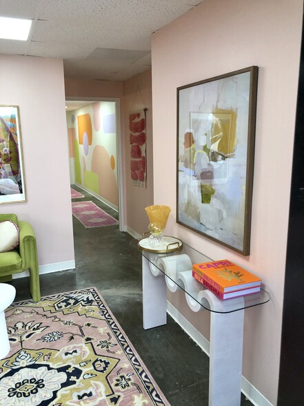 More Photos Of 27071 Cabot Rd, Laguna Hills Showroom For Lease