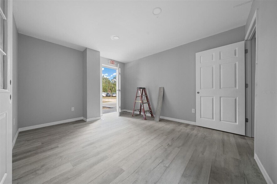 More Photos Of 4820 NE 35th St, Silver Springs Auto Dealership For Sale