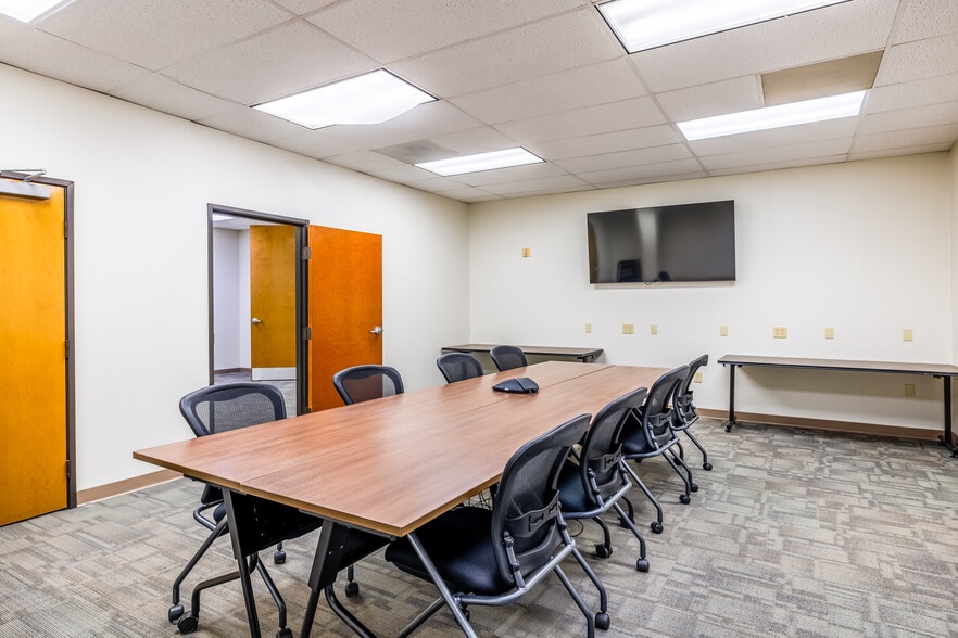 More Photos Of 9330 Amberton Pky, Dallas Office For Lease