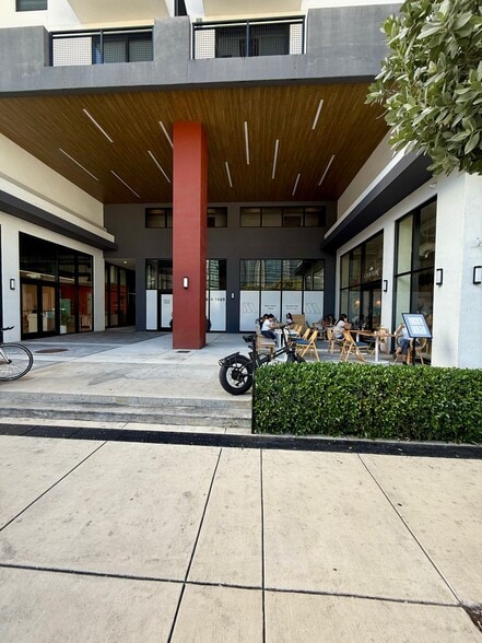 More Photos Of 221 SW 12th St, Miami Apartments For Lease