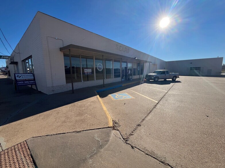 More Photos Of 604-608 E Broadway St, Sweetwater Freestanding For Lease