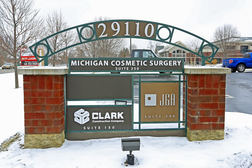 More Photos Of 29110 Inkster Rd, Southfield Office For Lease