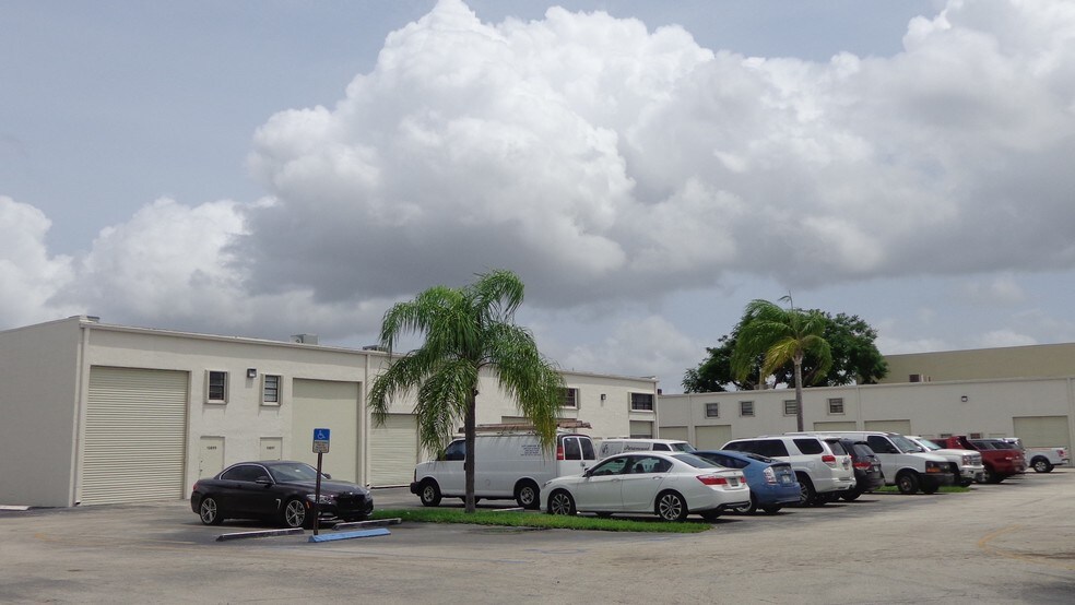 More Photos Of 13977-13981 SW 140th St, Miami Flex For Sale