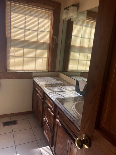 More Photos Of 4225 E Highway 290, Dripping Springs Office For Sale