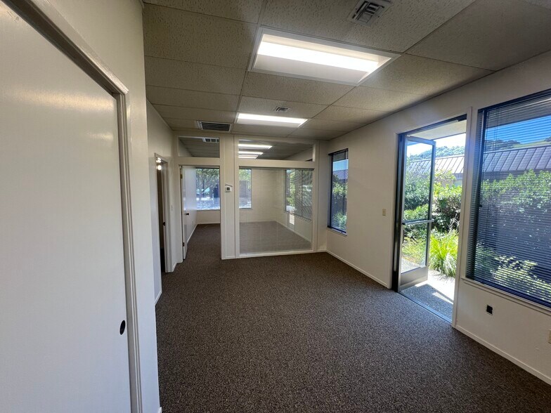 More Photos Of 117-121 Paul Dr, San Rafael Medical For Lease