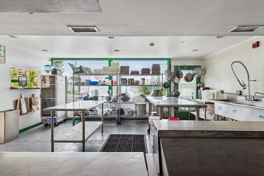 More Photos Of 590 County Road 39, Southampton Flex For Sale