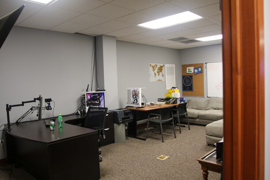 More Photos Of 501 N 16th St, Beresford Warehouse For Sale