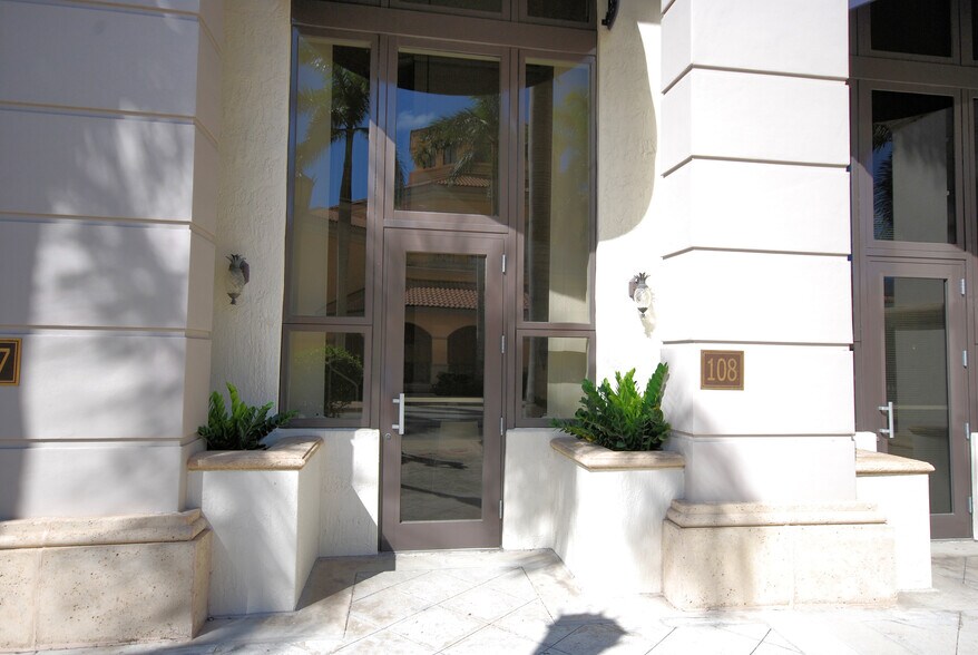 More Photos Of 801 S Olive Ave, West Palm Beach Apartments For Lease