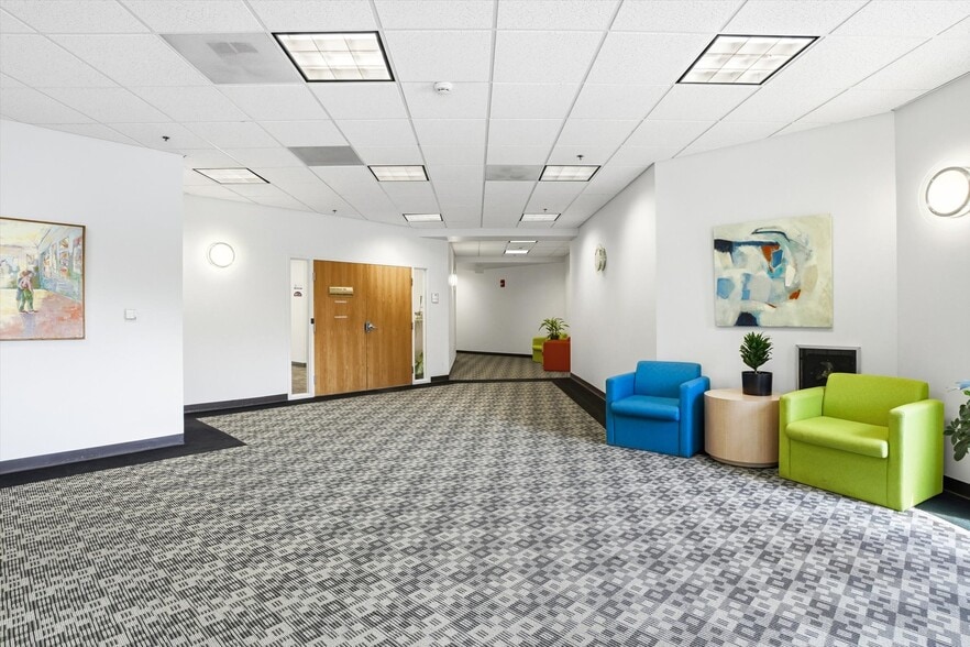 More Photos Of 15 Roszel Rd, West Windsor Office For Sale
