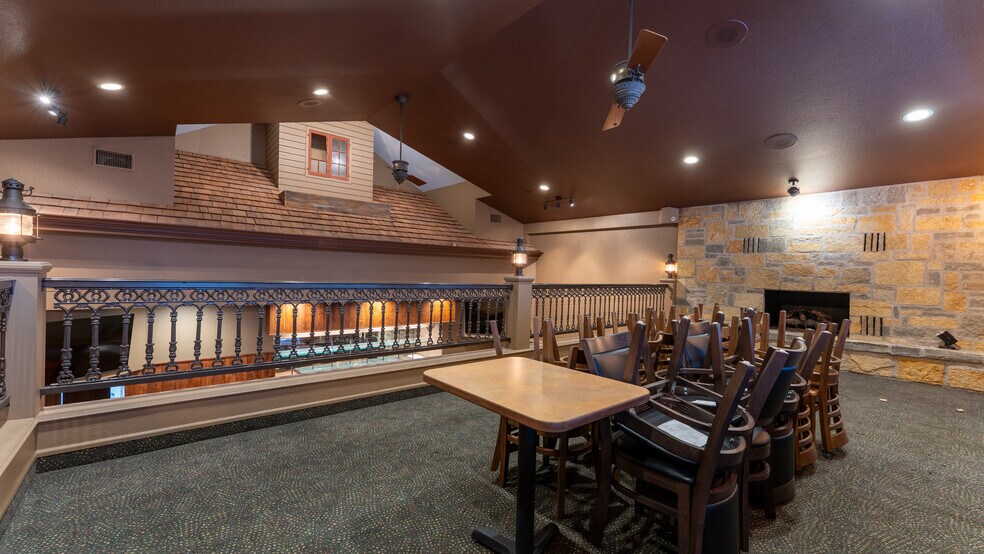 More Photos Of 4466 Horseshoe Bend Pky, Village Of Four Seasons General Retail For Sale