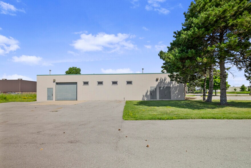 More Photos Of 3405 Rhodes Dr, Windsor Medical For Lease
