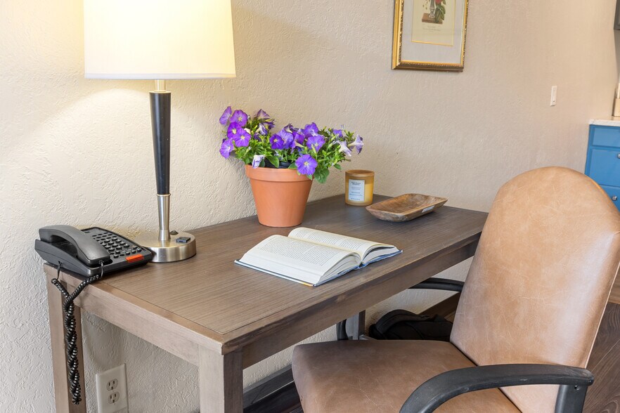 More Photos Of 1400 W Tunnel Blvd, Houma Hotel For Sale