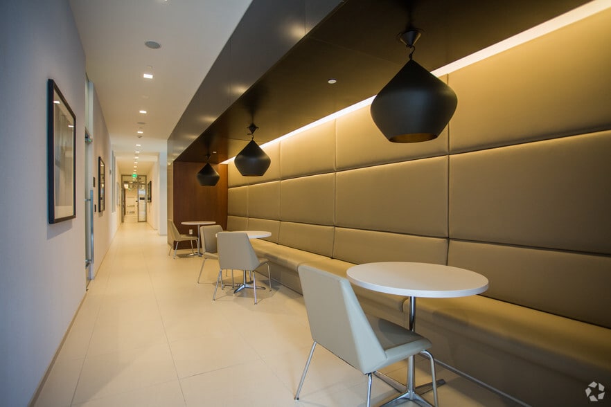 More Photos Of 1800 N Lynn St, Arlington Apartments For Lease