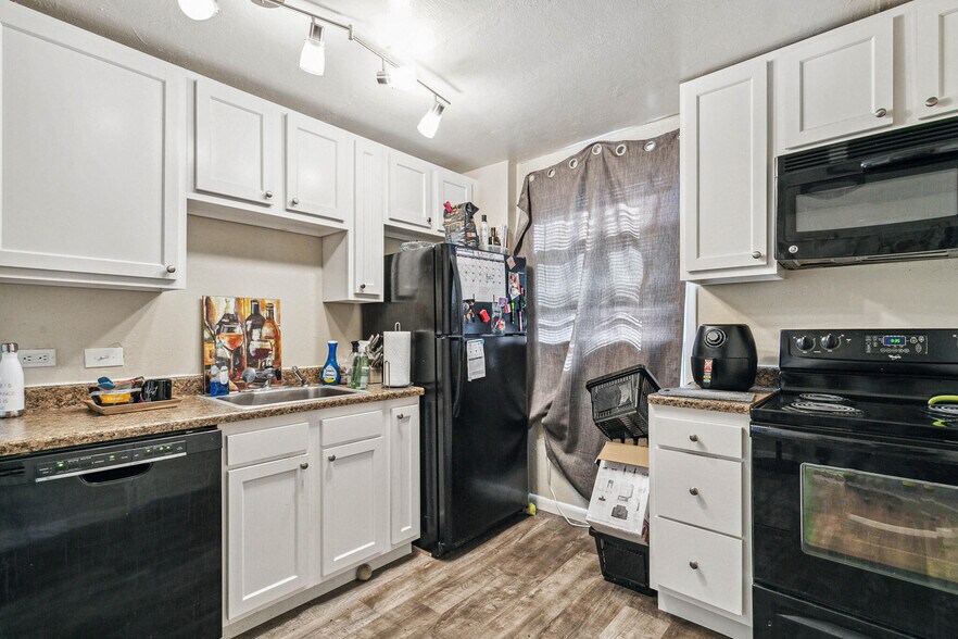 More Photos Of 5997 Magnolia St, Commerce City Apartments For Sale