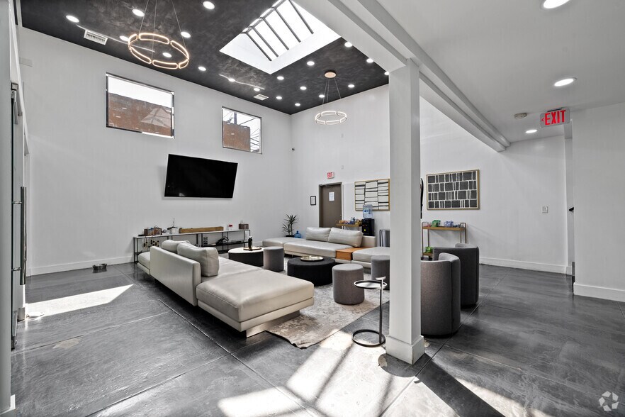 More Photos Of 10211-10213 Venice Blvd, Los Angeles Loft Creative Space For Sale