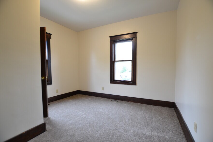 More Photos Of 701 Meeker Ave, Joliet Flex For Sale