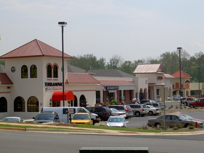 Primary Photo Of 1420 Paramount Dr, Huntsville General Retail For Lease
