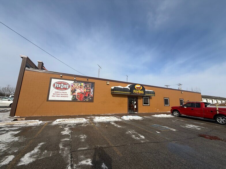 More Photos Of 1617 S Monroe Ave, Mason City Restaurant For Sale