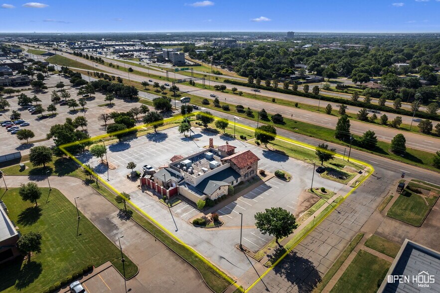 More Photos Of 4330 Kell Blvd, Wichita Falls Restaurant For Sale