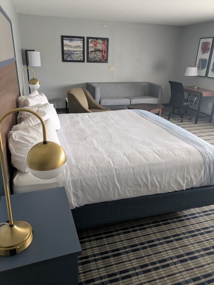 More Photos Of 411 Closz Dr, Webster City Hotel For Sale