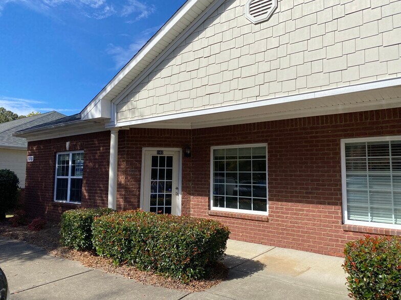 More Photos Of 5655 Lake Acworth Dr NW, Acworth Medical For Lease