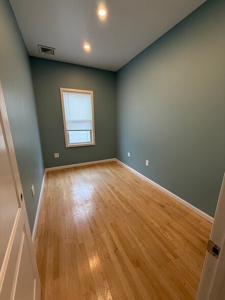 More Photos Of 217 Beach 116Th St, Rockaway Park Office For Lease