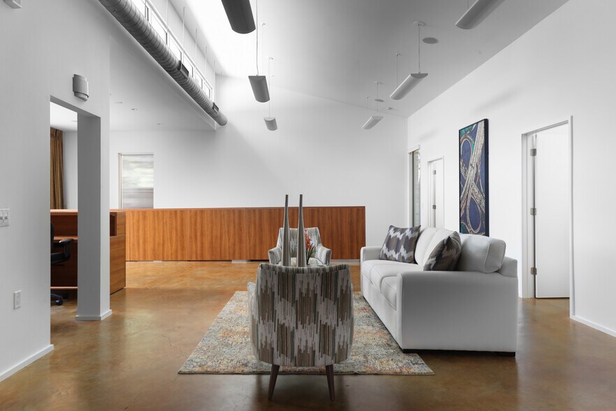 More Photos Of 900 W North Loop Blvd, Austin Loft Creative Space For Sale