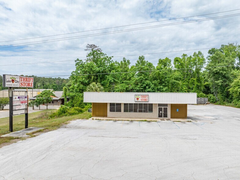 More Photos Of 1330 SW Main Blvd, Lake City Freestanding For Sale