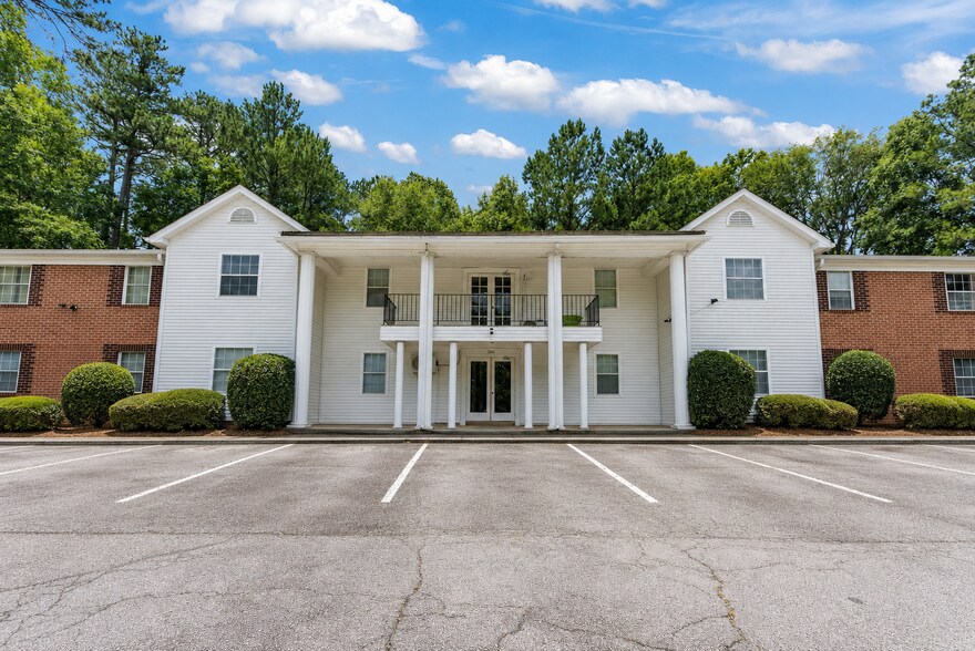 More Photos Of 170 Westwood Dr, Thomson Apartments For Sale