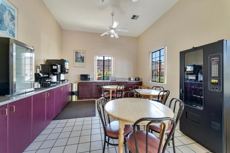 More Photos Of 260 W Main St, Vernal Hotel For Sale