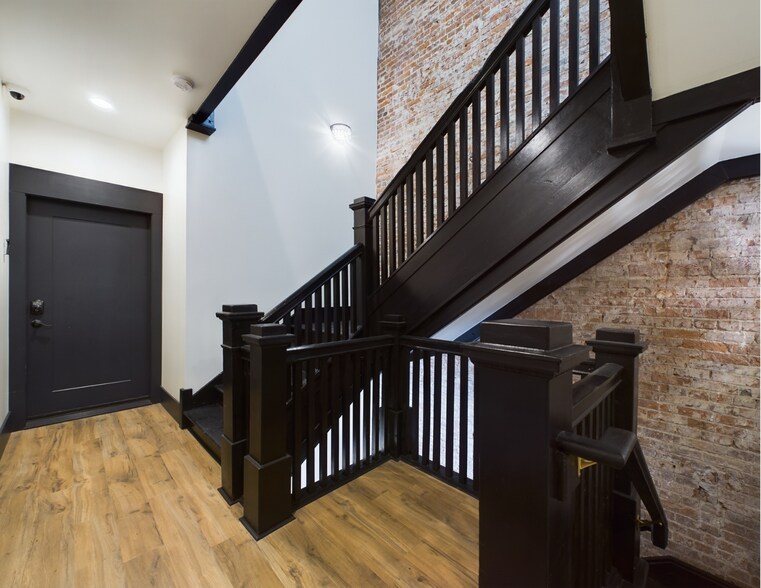 More Photos Of 220 6th St, Wallace Restaurant For Sale