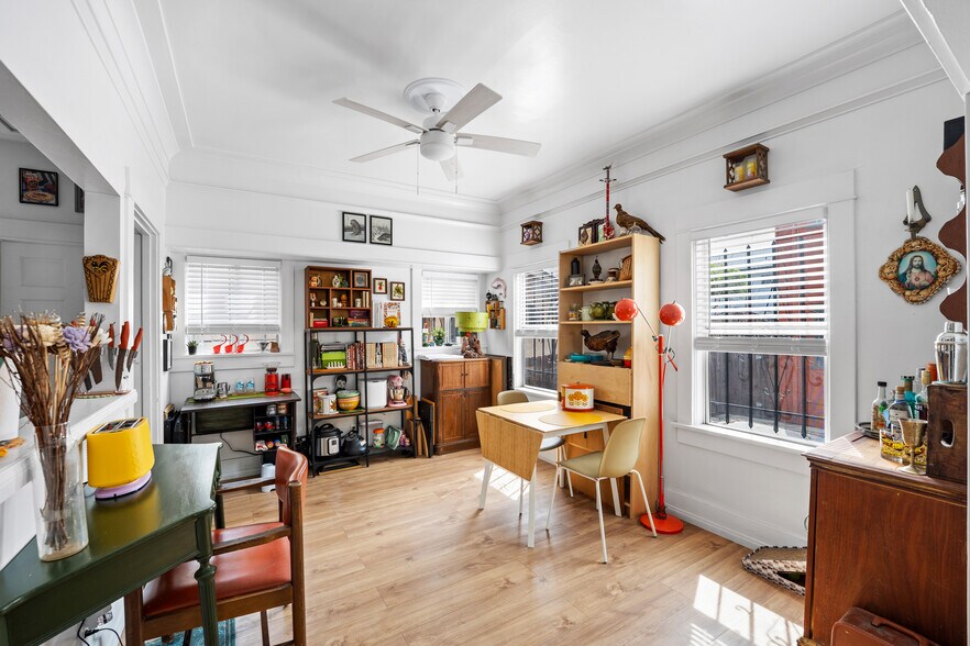 More Photos Of 204 S Serrano Ave, Los Angeles Apartments For Sale