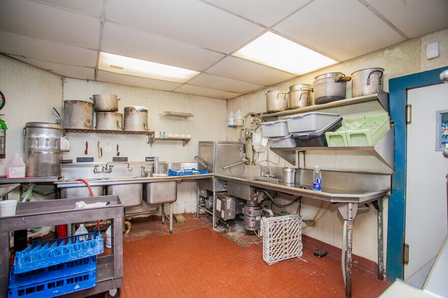 More Photos Of 6053 Ridge Ave, Philadelphia Restaurant For Sale