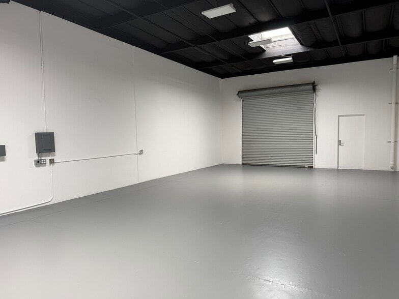 More Photos Of 1422 S Allec St, Anaheim Light Manufacturing For Lease
