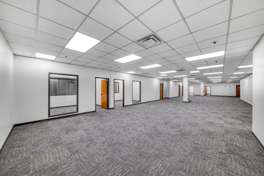 More Photos Of 3285 Saturn Ct, Peachtree Corners Warehouse For Sale