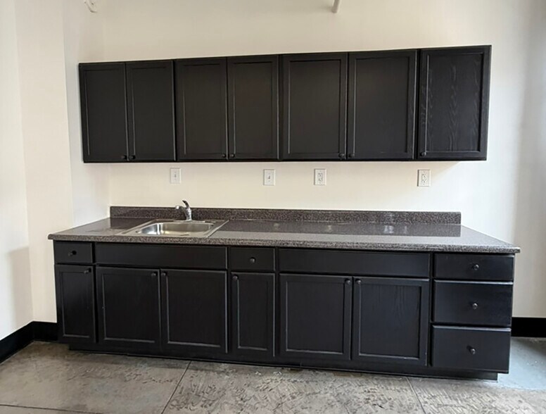 More Photos Of 814-818 S Broadway, Los Angeles Loft Creative Space For Lease