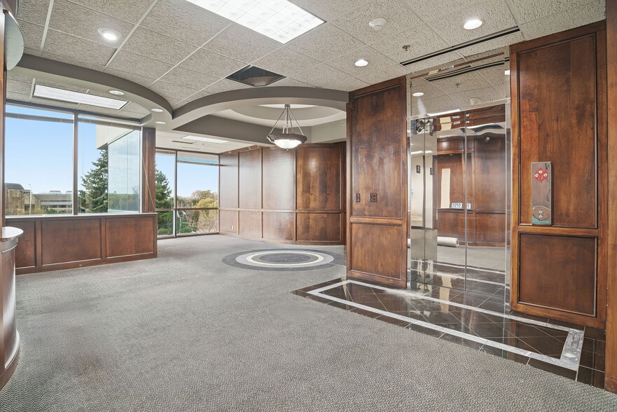 More Photos Of 941 Hillwind Rd NE, Minneapolis Medical For Sale