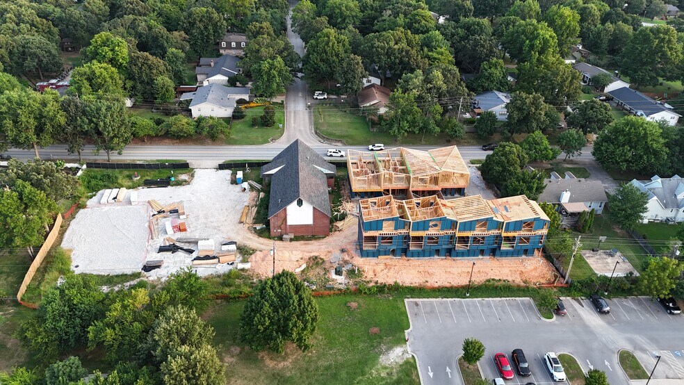 More Photos Of 2060 E Township St, Fayetteville Freestanding For Sale