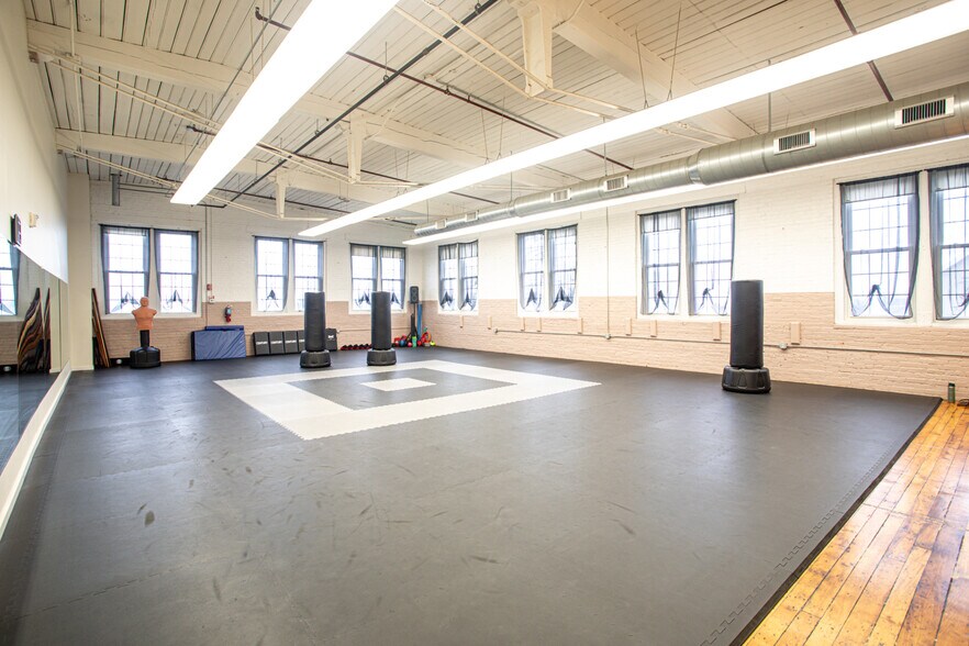 More Photos Of 145 Globe St, Fall River Office For Sale