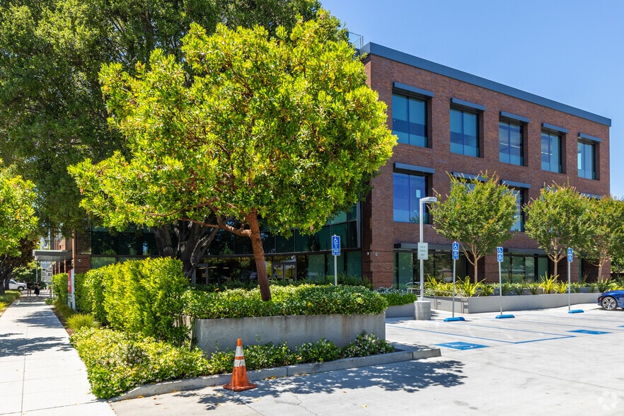 More Photos Of 250 Bryant St, Mountain View Office For Lease