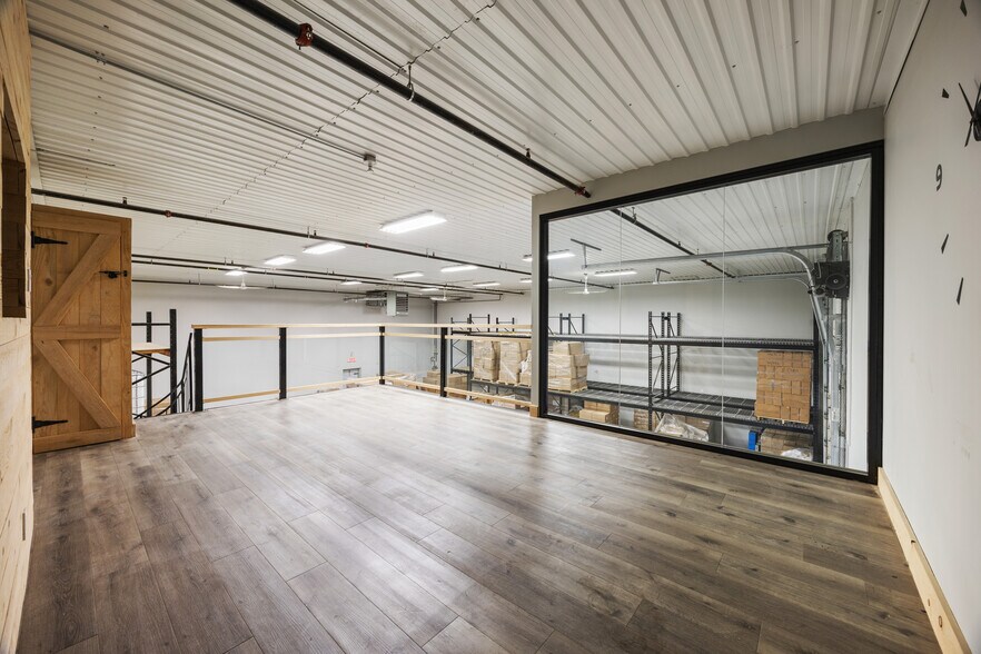 More Photos Of 1350 Boul Lionel-Boulet, Varennes Warehouse For Lease