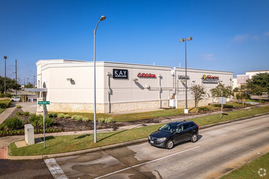 More Photos Of 24110-24502 Commercial Dr, Rosenberg Unknown For Lease