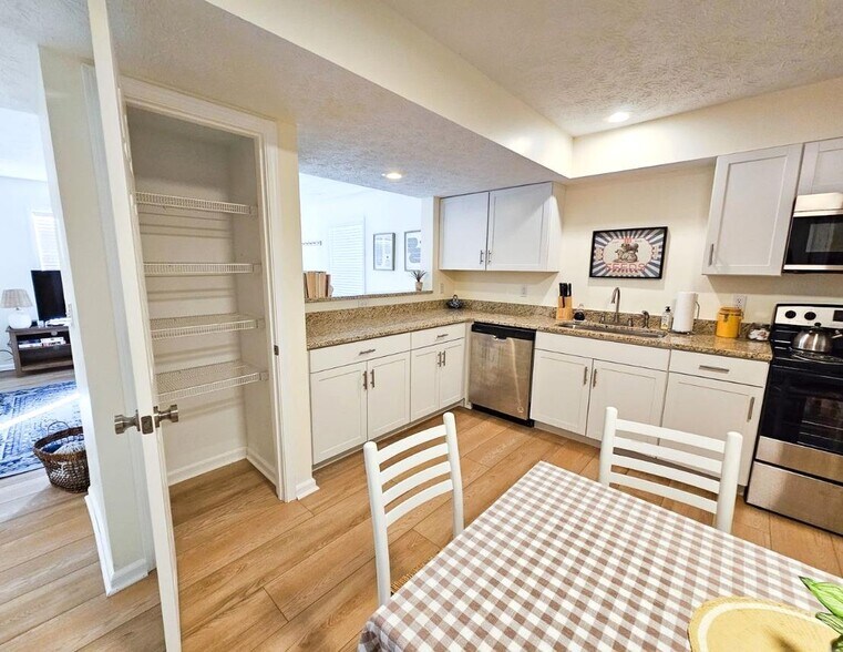More Photos Of 1426-1496 N Kinser Pike, Bloomington Apartments For Sale