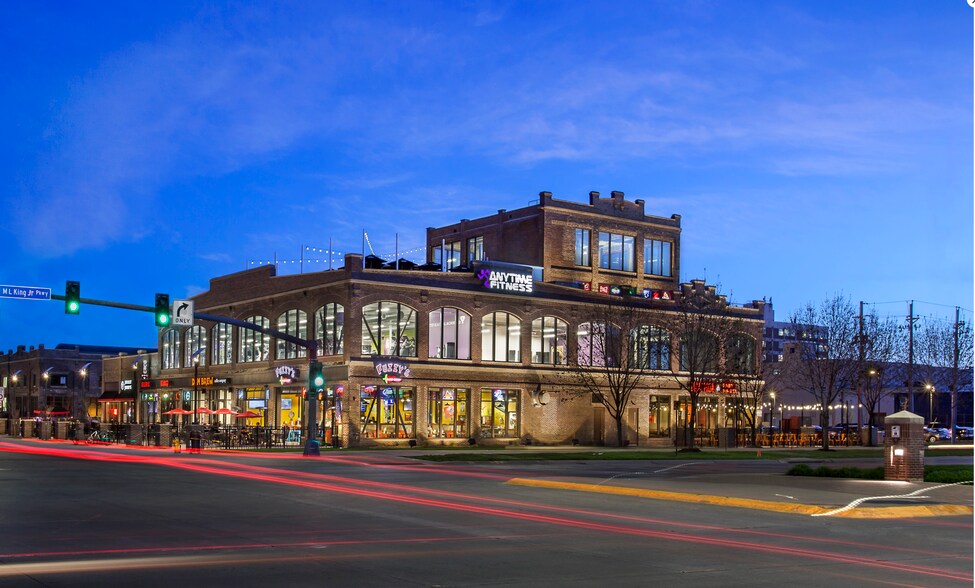 More Photos Of 300 W Martin Luther King Jr Pkwy, Des Moines General Retail For Lease